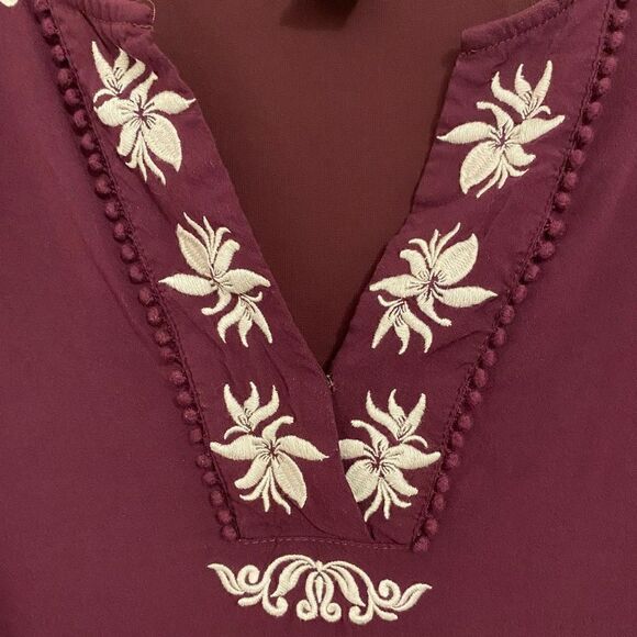 Ariat Poet Top Burgundy Embroidered Split Neck With Cut Chiffon Handkerchief Hem - Picture 5 of 8